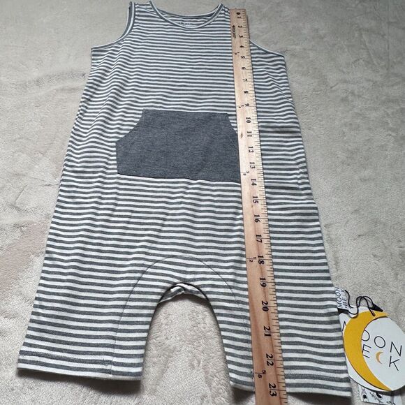 Moon + Beck Gray/White Striped 2/3T Sleeveless Kangaroo Pocket Romper New - Picture 3 of 8